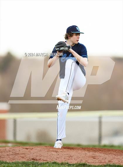 Thumbnail 2 in Bishop Grimes vs Marcellus photogallery.
