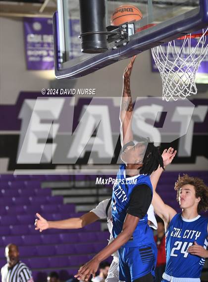 Thumbnail 3 in Lancaster vs. California City photogallery.