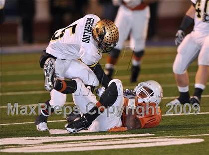 Thumbnail 3 in Bowie vs. Abilene (Texas 5A Region II D2 Final) photogallery.