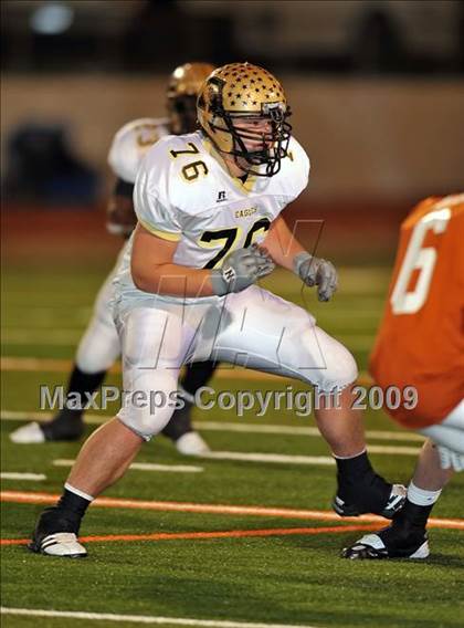 Thumbnail 3 in Bowie vs. Abilene (Texas 5A Region II D2 Final) photogallery.