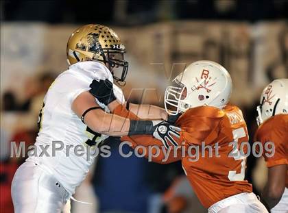 Thumbnail 2 in Bowie vs. Abilene (Texas 5A Region II D2 Final) photogallery.