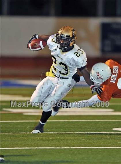 Thumbnail 2 in Bowie vs. Abilene (Texas 5A Region II D2 Final) photogallery.