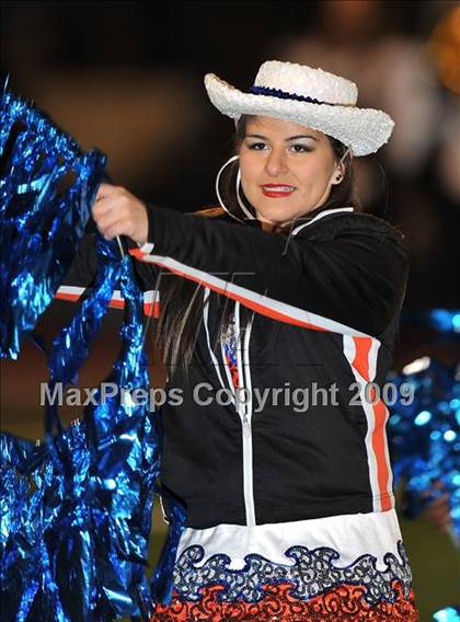 Thumbnail 3 in Bowie vs. Abilene (Texas 5A Region II D2 Final) photogallery.