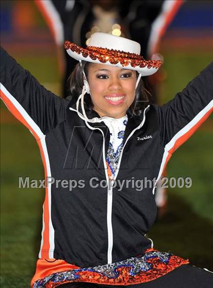 Thumbnail 1 in Bowie vs. Abilene (Texas 5A Region II D2 Final) photogallery.