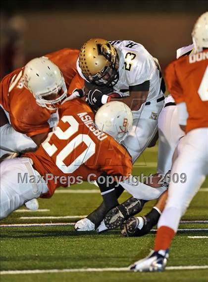 Thumbnail 3 in Bowie vs. Abilene (Texas 5A Region II D2 Final) photogallery.