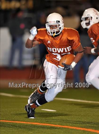 Thumbnail 1 in Bowie vs. Abilene (Texas 5A Region II D2 Final) photogallery.