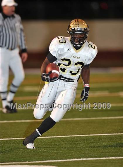 Thumbnail 2 in Bowie vs. Abilene (Texas 5A Region II D2 Final) photogallery.