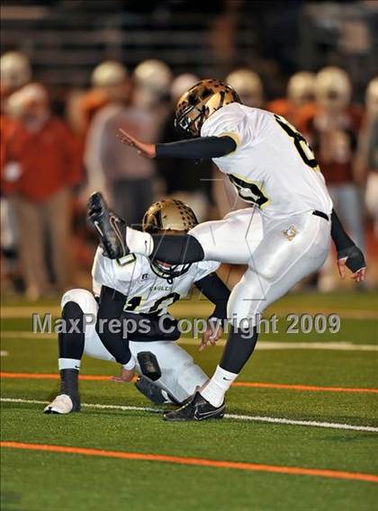 Thumbnail 1 in Bowie vs. Abilene (Texas 5A Region II D2 Final) photogallery.