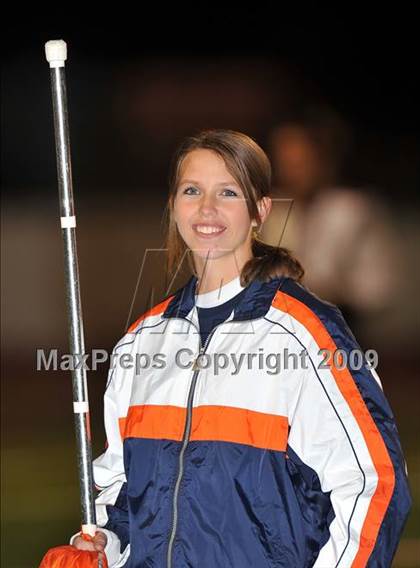 Thumbnail 2 in Bowie vs. Abilene (Texas 5A Region II D2 Final) photogallery.