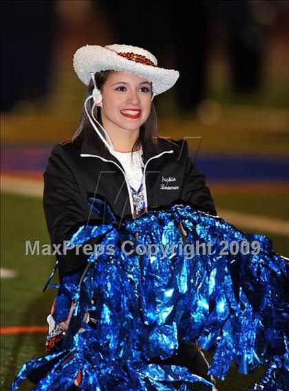 Thumbnail 2 in Bowie vs. Abilene (Texas 5A Region II D2 Final) photogallery.