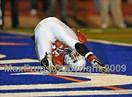 Thumbnail 1 in Bowie vs. Abilene (Texas 5A Region II D2 Final) photogallery.