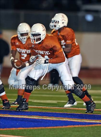 Thumbnail 1 in Bowie vs. Abilene (Texas 5A Region II D2 Final) photogallery.