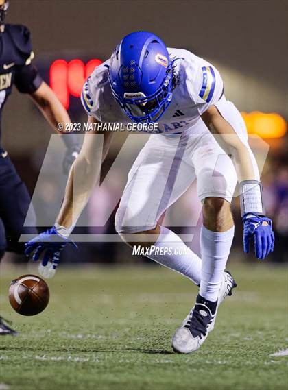 Thumbnail 2 in Elkhart @ Penn (IHSAA 6A Sectional Semifinal) photogallery.