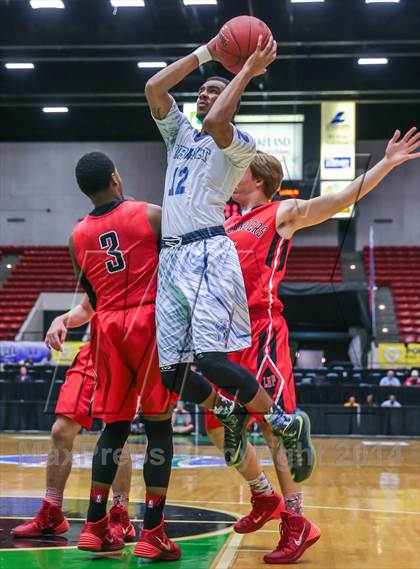 Thumbnail 2 in Ribault vs Lake Highland (FHSAA 4A Final)  photogallery.