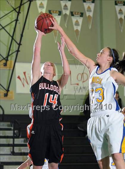 Thumbnail 3 in Vacaville vs. Benicia (Ram Jam Winter Classic) photogallery.