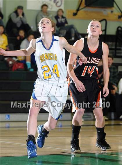 Thumbnail 2 in Vacaville vs. Benicia (Ram Jam Winter Classic) photogallery.