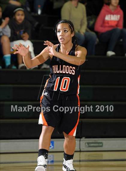 Thumbnail 1 in Vacaville vs. Benicia (Ram Jam Winter Classic) photogallery.