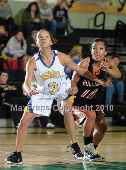 Thumbnail 1 in Vacaville vs. Benicia (Ram Jam Winter Classic) photogallery.