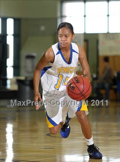 Thumbnail 2 in Vacaville vs. Benicia (Ram Jam Winter Classic) photogallery.