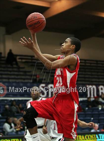 Thumbnail 2 in St. Mary's vs Salesian photogallery.