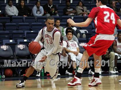Thumbnail 1 in St. Mary's vs Salesian photogallery.