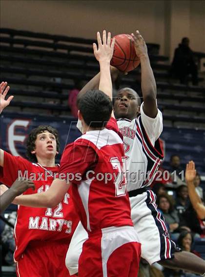 Thumbnail 1 in St. Mary's vs Salesian photogallery.