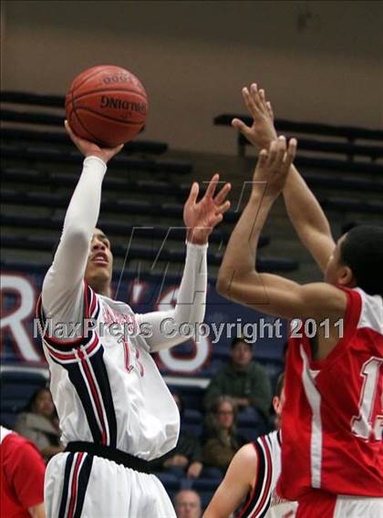 Thumbnail 2 in St. Mary's vs Salesian photogallery.