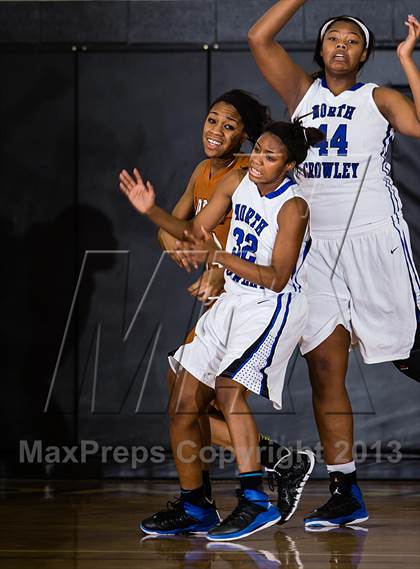 Thumbnail 3 in Dobie [J. Frank] vs North Crowley (McDonald's Texas Invitational) photogallery.