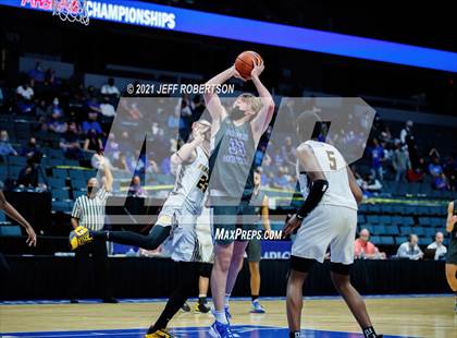Thumbnail 2 in Catholic Central vs. Ferndale (MHSAA D2 Semifinal) photogallery.