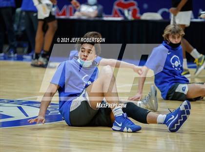 Thumbnail 3 in Catholic Central vs. Ferndale (MHSAA D2 Semifinal) photogallery.