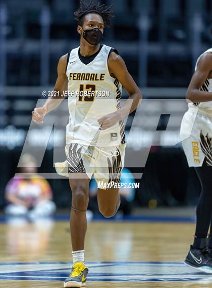 Thumbnail 2 in Catholic Central vs. Ferndale (MHSAA D2 Semifinal) photogallery.