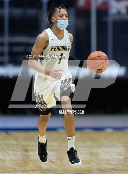 Thumbnail 3 in Catholic Central vs. Ferndale (MHSAA D2 Semifinal) photogallery.
