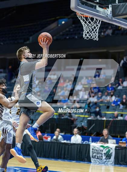 Thumbnail 2 in Catholic Central vs. Ferndale (MHSAA D2 Semifinal) photogallery.