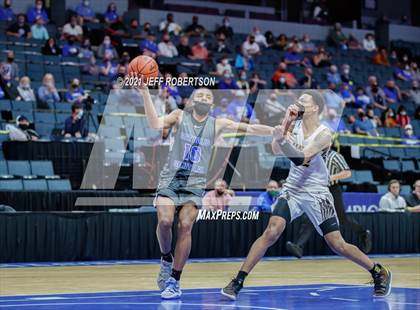 Thumbnail 1 in Catholic Central vs. Ferndale (MHSAA D2 Semifinal) photogallery.