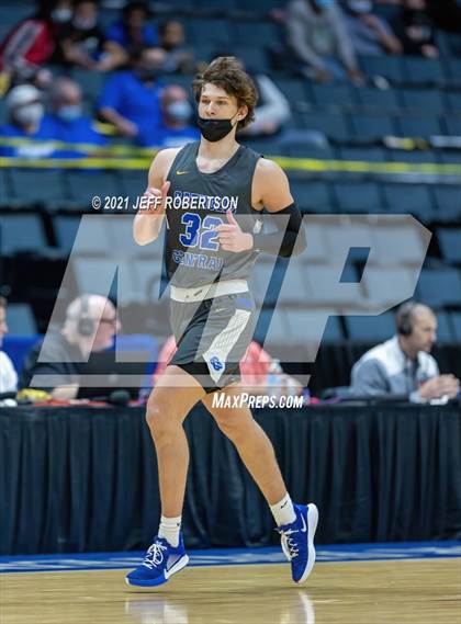 Thumbnail 1 in Catholic Central vs. Ferndale (MHSAA D2 Semifinal) photogallery.