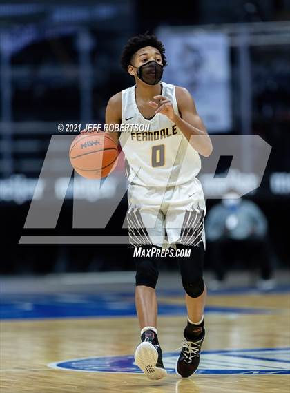 Thumbnail 3 in Catholic Central vs. Ferndale (MHSAA D2 Semifinal) photogallery.