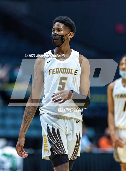 Thumbnail 2 in Catholic Central vs. Ferndale (MHSAA D2 Semifinal) photogallery.