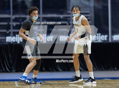 Thumbnail 3 in Catholic Central vs. Ferndale (MHSAA D2 Semifinal) photogallery.