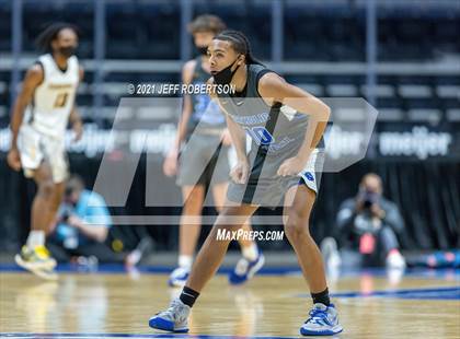 Thumbnail 2 in Catholic Central vs. Ferndale (MHSAA D2 Semifinal) photogallery.
