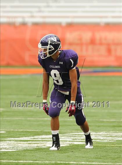Thumbnail 3 in Ravena-Coeymans-Selkirk vs. Watertown (Syracuse Kickoff Classic ) photogallery.