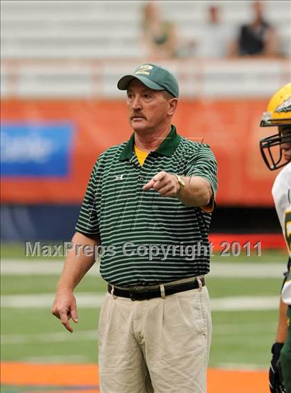 Thumbnail 2 in Ravena-Coeymans-Selkirk vs. Watertown (Syracuse Kickoff Classic ) photogallery.
