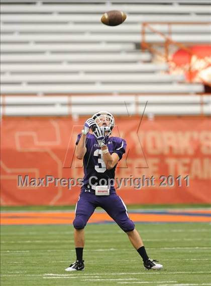 Thumbnail 2 in Ravena-Coeymans-Selkirk vs. Watertown (Syracuse Kickoff Classic ) photogallery.