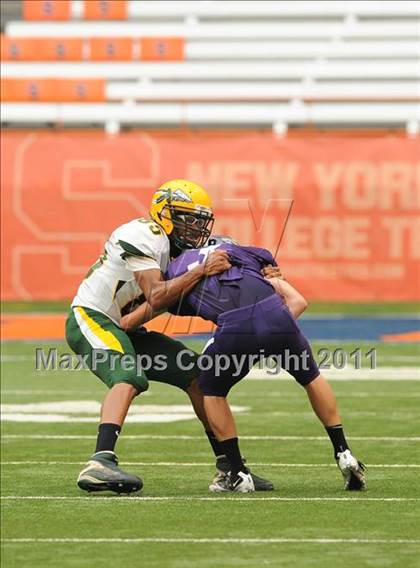 Thumbnail 1 in Ravena-Coeymans-Selkirk vs. Watertown (Syracuse Kickoff Classic ) photogallery.