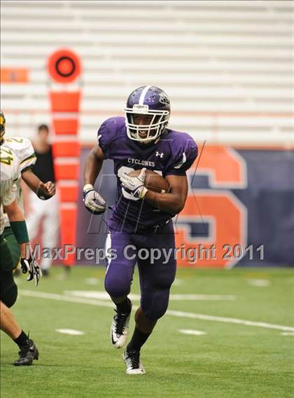 Thumbnail 2 in Ravena-Coeymans-Selkirk vs. Watertown (Syracuse Kickoff Classic ) photogallery.