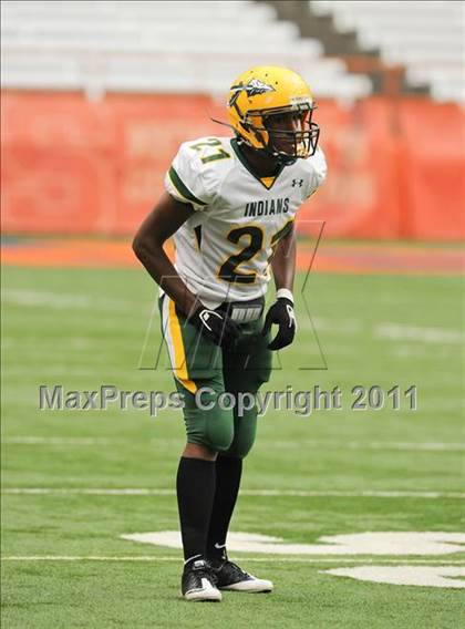 Thumbnail 2 in Ravena-Coeymans-Selkirk vs. Watertown (Syracuse Kickoff Classic ) photogallery.