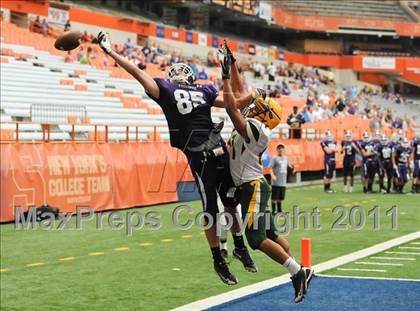 Thumbnail 2 in Ravena-Coeymans-Selkirk vs. Watertown (Syracuse Kickoff Classic ) photogallery.