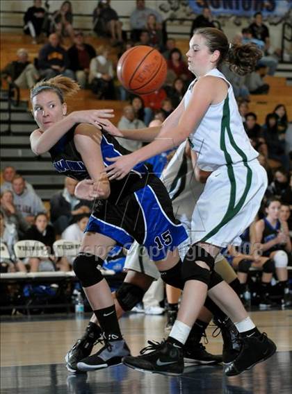 Thumbnail 3 in Dana Hills vs. Edison (Larry Doyle Tournament) photogallery.