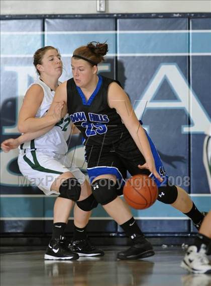 Thumbnail 2 in Dana Hills vs. Edison (Larry Doyle Tournament) photogallery.