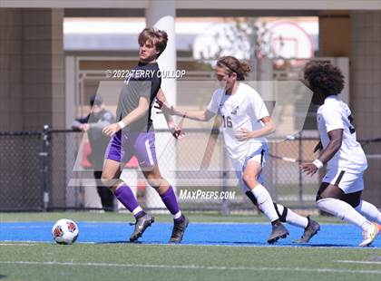 Thumbnail 3 in Lehi vs. Stansbury (UHSAA 5A Semifinal) photogallery.