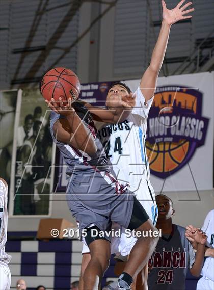 Thumbnail 3 in Weston Ranch vs. Clovis North (St. Hope Elite Classic) photogallery.